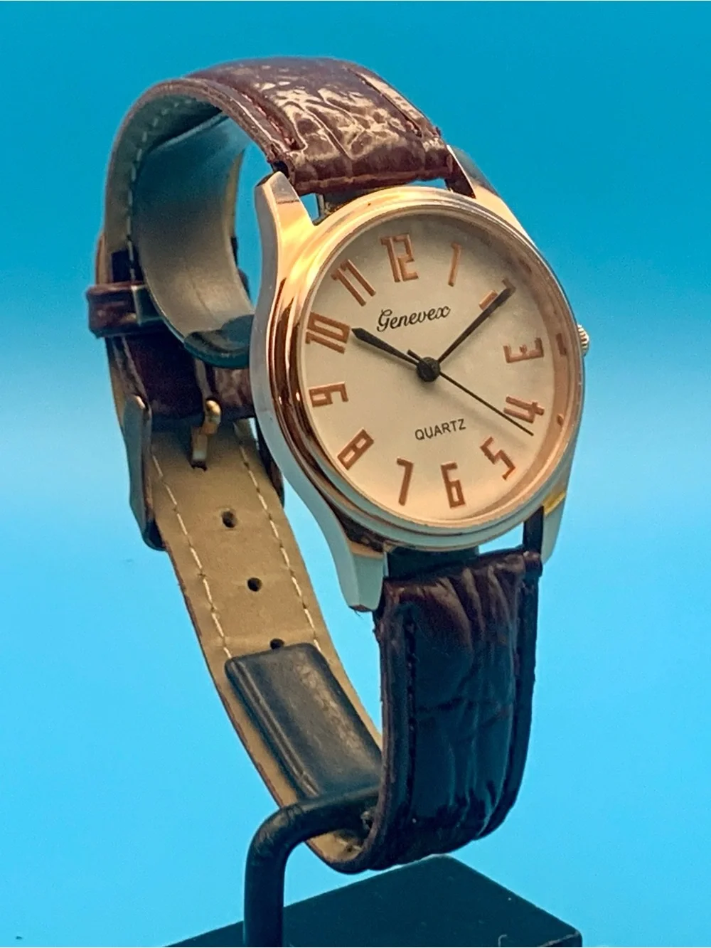 GENEVEX Women’s Fashion Quartz Wristwatch Japan Movt Works New Battery